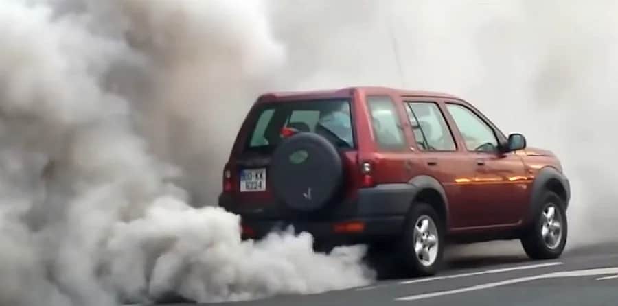 Jak zgasić rozbiegany silnik - skuteczne metody zatrzymania awarii