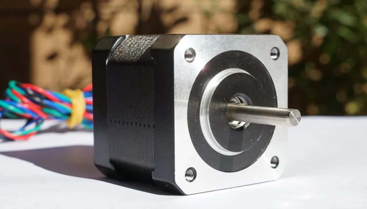 Silnik krokowy: objawy, diagnoza i naprawa. Koszty i porady