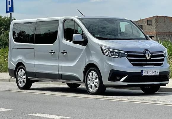 Jakie prawo jazdy potrzebne na bus 20 osobowy? Sprawdź wymagania