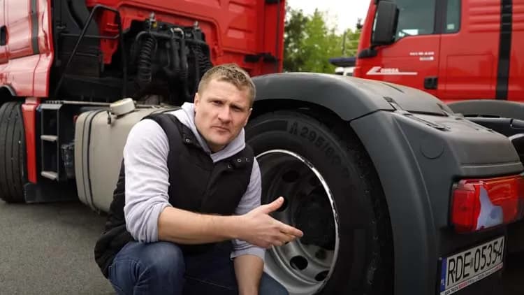 Jak skutecznie zdjąć zapieczone koło w ciężarówce bez problemów