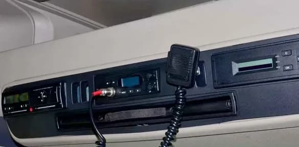 Jak podłączyć CB radio w ciężarówce bez zbędnych problemów?