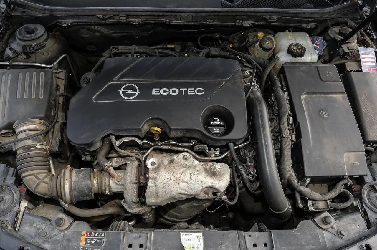 Poduszka silnika objawy: jak rozpoznać uszkodzenie?