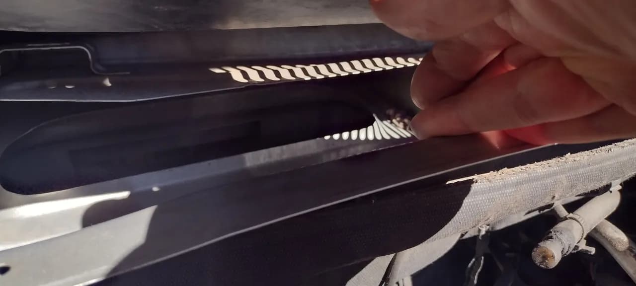 Gdzie jest filtr kabinowy w Jeep Commander? Oto co musisz wiedzieć